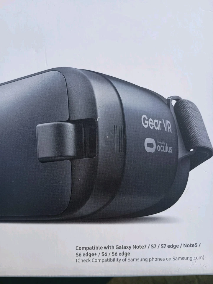 Samsung Gear VR SM-R323 Virtual Reality Headset USB-C Galaxy S6 S7 Edge Note 5 - Image 3 of 4