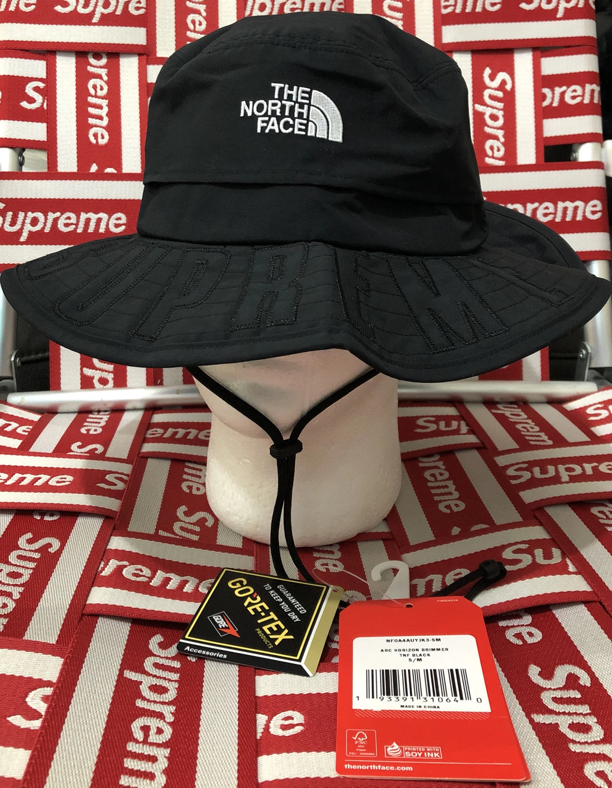 Chapeau Horizon Breeze logo Supreme TNF Arc ! S/M ! Neuf avec étiquettes ! SS19 ! Stock super rare et mort !