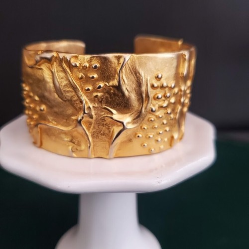 Kenneth Lane aufklappbarer breiter Armreif goldfarben signiert strukturiert Unikat Vintage