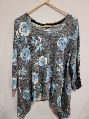 Absolutely Famous Women s  1X Floral Print Sweater 3/4 Crochet Sleeve Uneven Hem