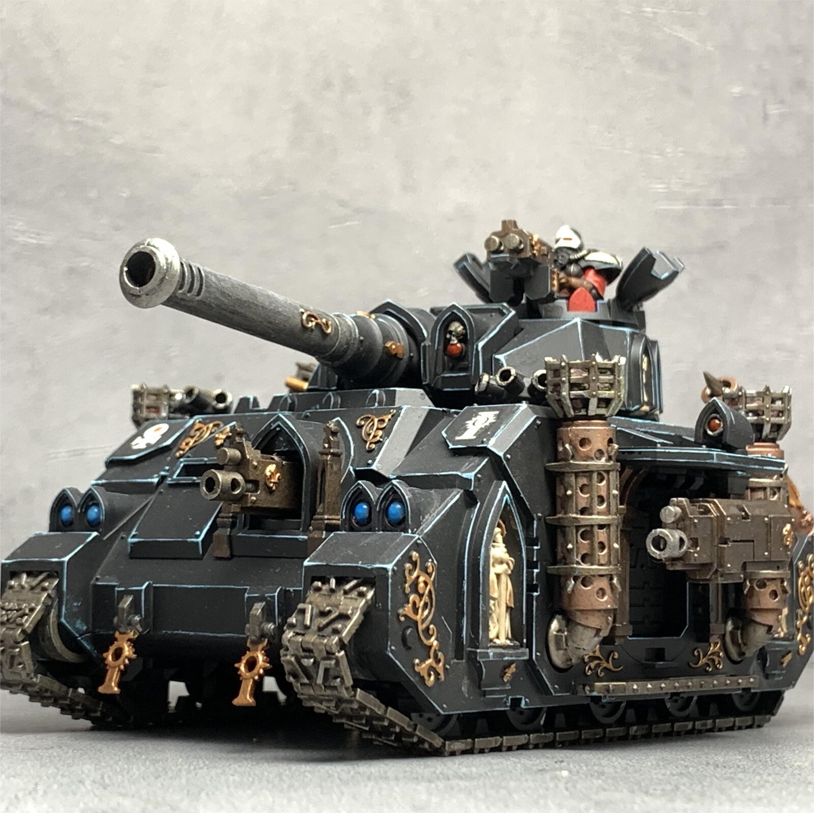 Warhammer 40K Battle Nun Punisher tank Sororitas Castigator Adepta