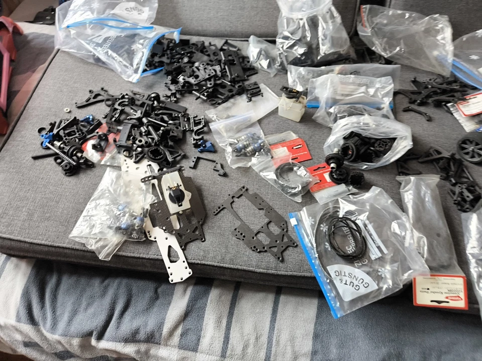 Kyosho V One RRR EVO 2 + V one SIII EVO  Racing - Bild 2 von 4