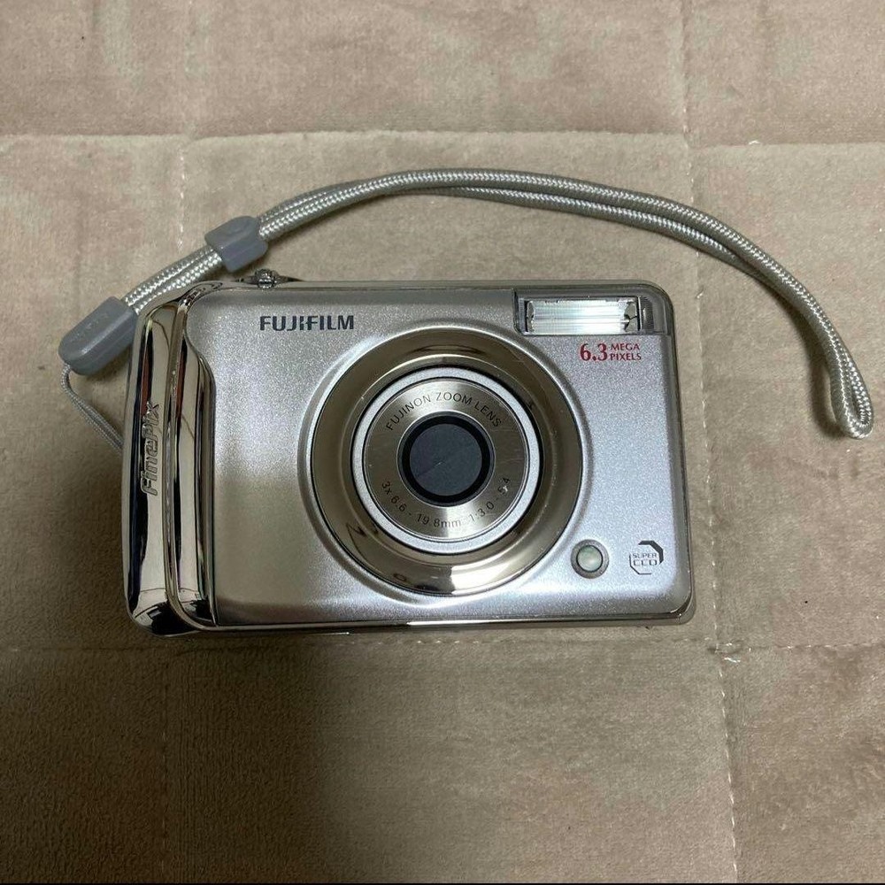 Fujifilm FinePix A610 Digital Camera with Accessories - Used Condition