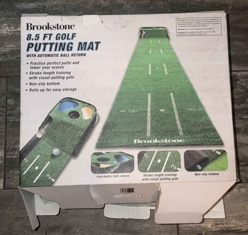 Brookstone 8.5 Feet Golf Putting Mat Auto Ball Return NEW OPEN BOX