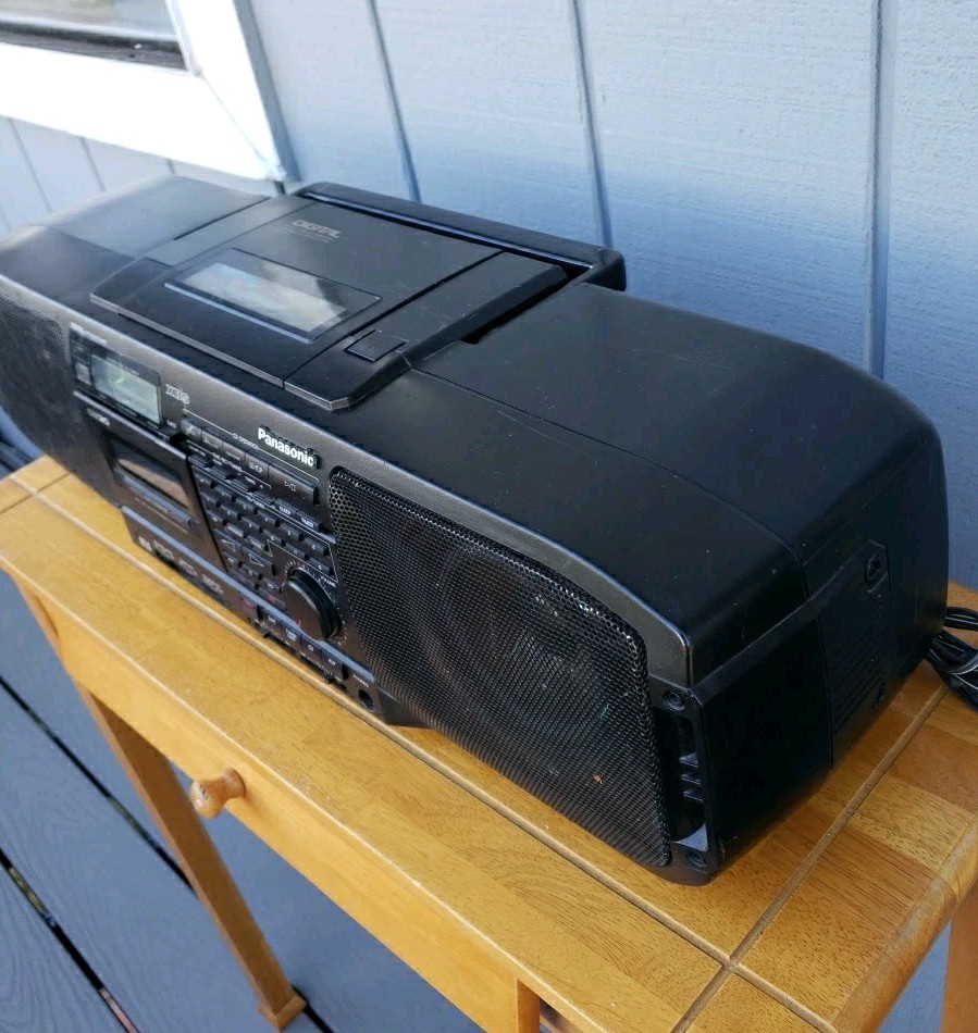 Panasonic RX-DS30 Boombox AM/FM Radio CD Cassette XBS Digital