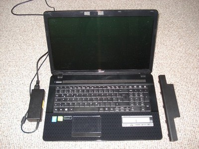 Laptop Acer Aspire E1-772G