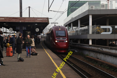 Photo SNCB Belgian Railway 6x4 Eurostar TGV passes Antwerpen Berchem c2023