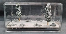 HOn3 SCALE  9"  SINGLE TRACK  DISPLAY CASE - WINTER SCENE- FOR ANY HOn3 TRAIN