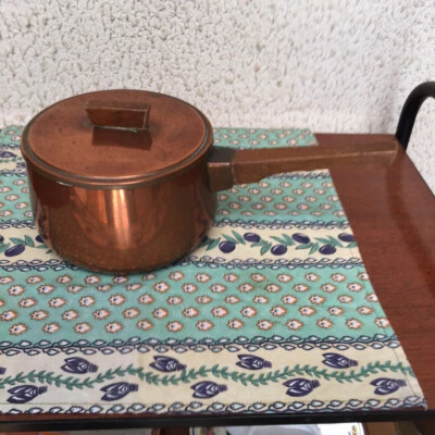 CASSEROLE CUIVRE diam17CM +couvercle et support jamais servie H 11CM - Photo 1/4