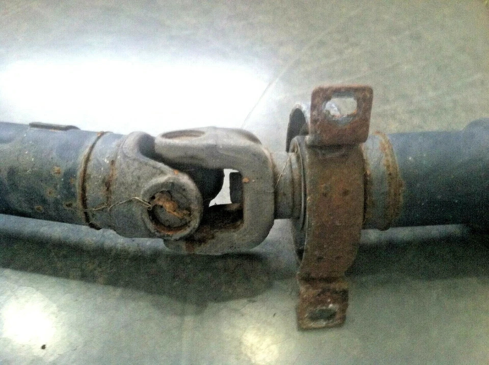 2001-2003 BMW X5 E53 ~ REAR DRIVESHAFT ~ 26107510001				 - Image 4 of 4