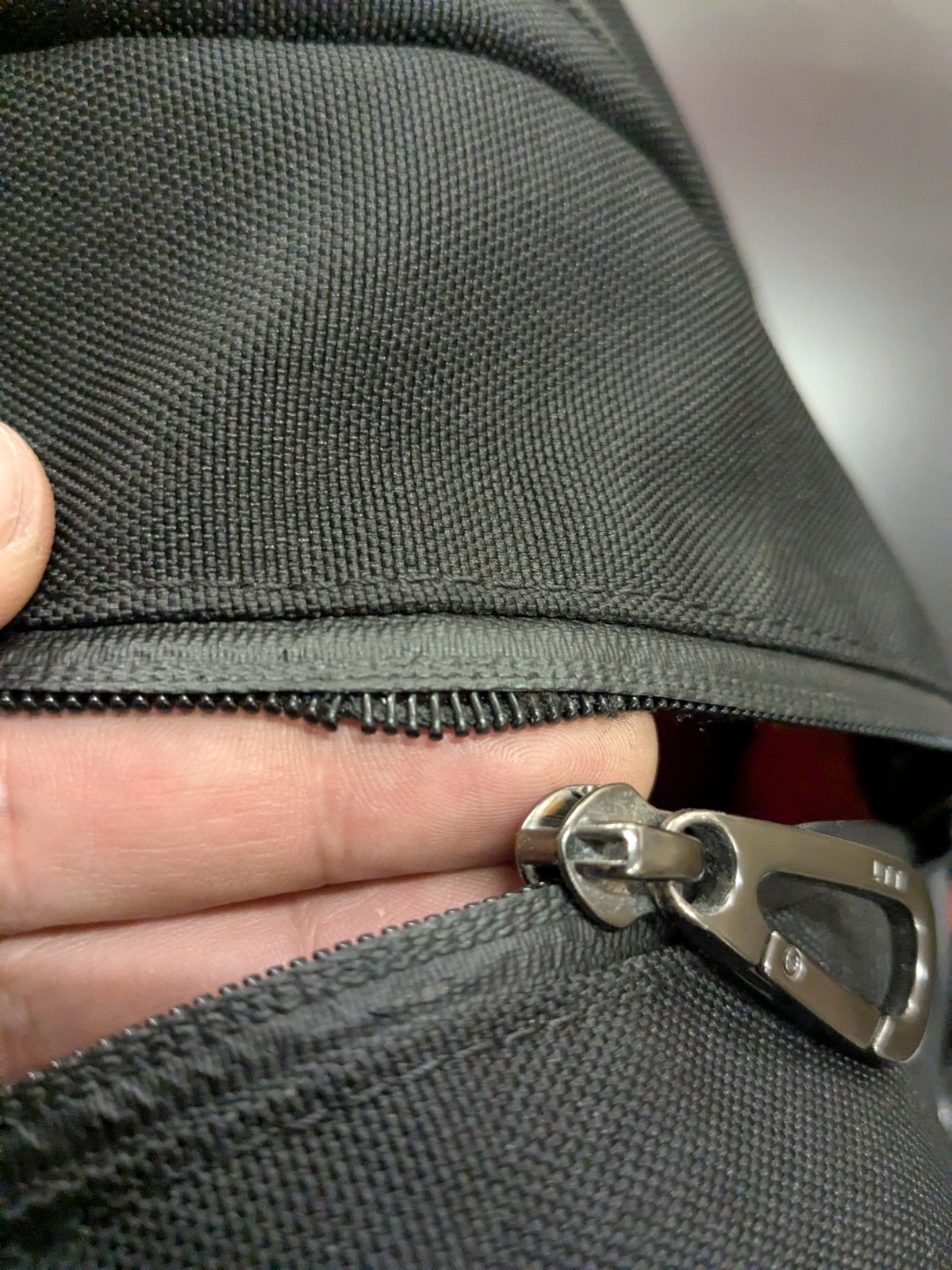 Linus Tech Tips LTT Backpack 35L VGC - image 17