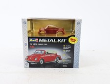 Revell 28006 Modellauto Bausatz VW Käfer Cabrio 1303 m. Metall-Karosserie 1:43