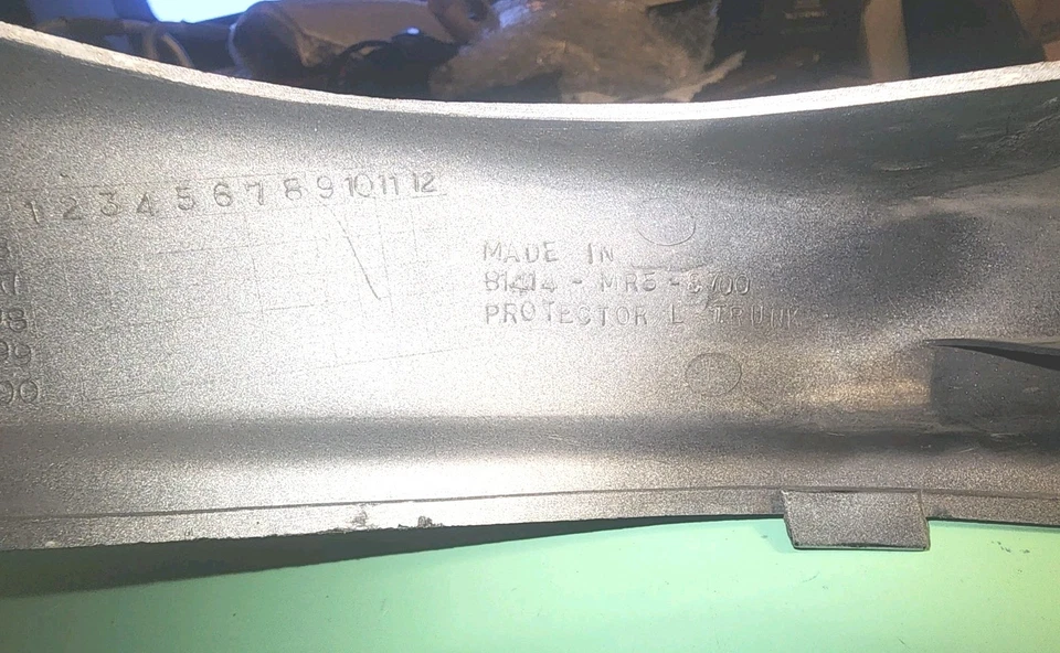 Protector maletero izquierdo honda pc800 pieza original usada 1994, Foto 4 de 4