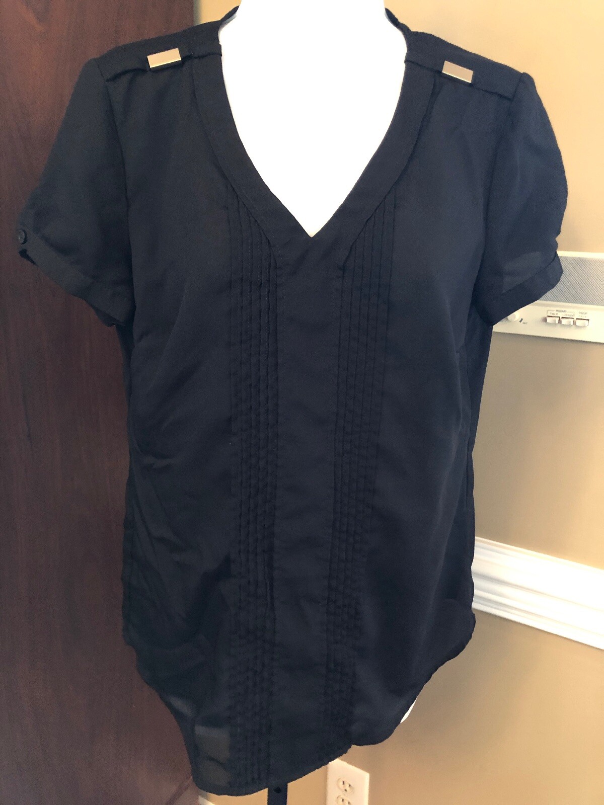 The Limited Size m Women Shirt Black Short Sleeves Cute Detail Shoulders Pintuck