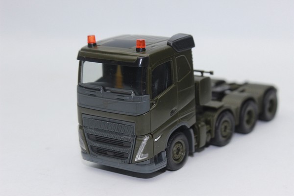 Herpa 747189 Volvo Fh 2020 Bundeswehr Schwerlastzugmaschine 4 Achs 1:87 Neu Ovp-image