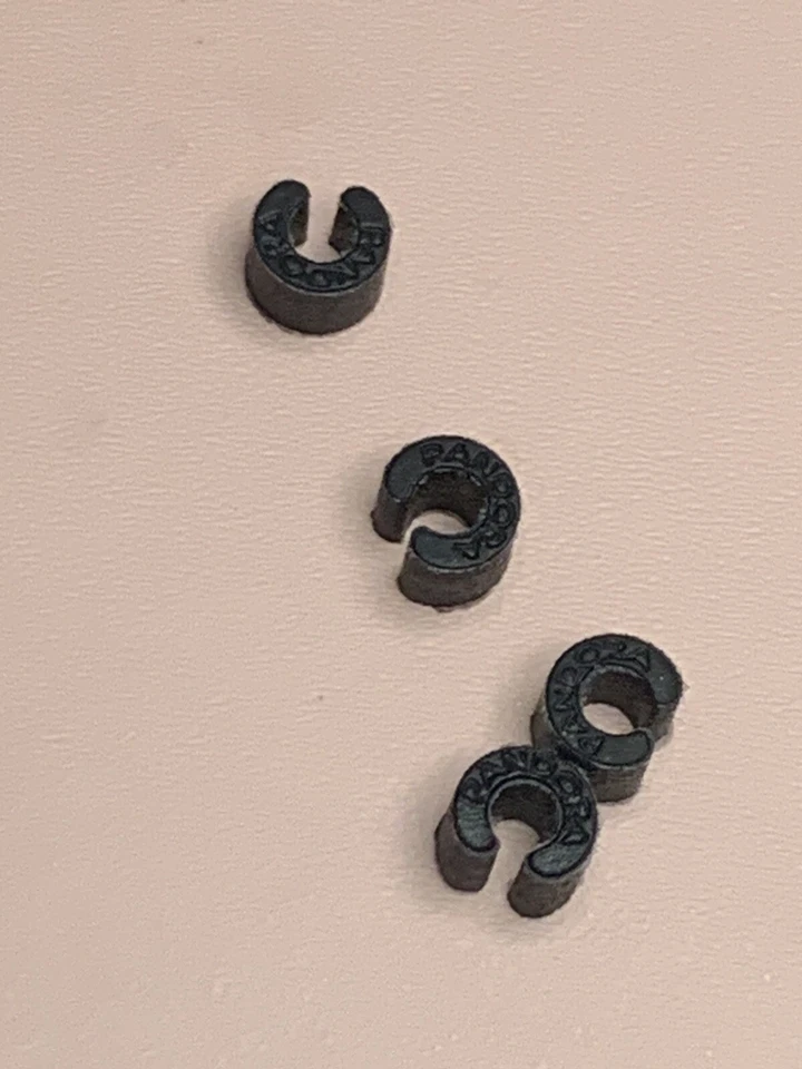 2 Pares (4 Piezas) Pandora Silicona Goma Clip Tapones Bloqueo Nuevo 100% Auténtico Foto 3 de 4