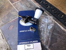 CLUTCH MASTER CYLINDER FOR TOYOTA COROLLA AE80 AE82 P10214 NEW OLD STOCK
