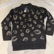 NWT Universal Thread Gray Leopard Print Pullover Fuzzy Sweater Large