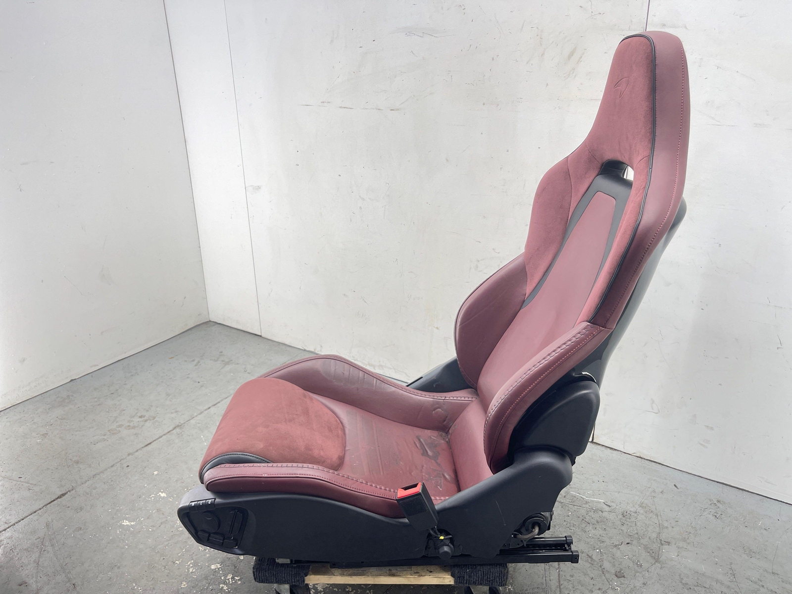 2020-2023 MCLAREN GT FRONT RIGHT SEAT BAROLO RED LEATHER/ALCANTARA OEM 2021 2022