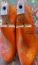 Vintage J.V. Mens Size 9 E Wood Left/Right Shoe Makers Form Wooden Pair 513
