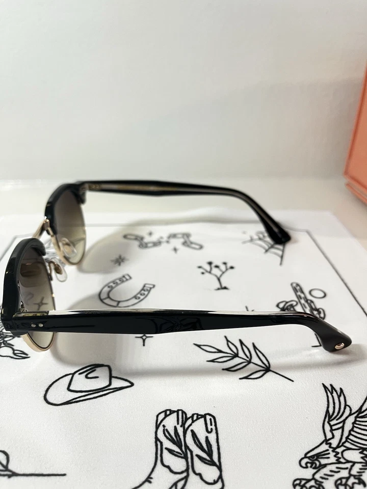 Óculos de sol Garrett Leight - MADEIRA DE CARVALHO - Preto/espelho oliva - Imagem 4 de 4