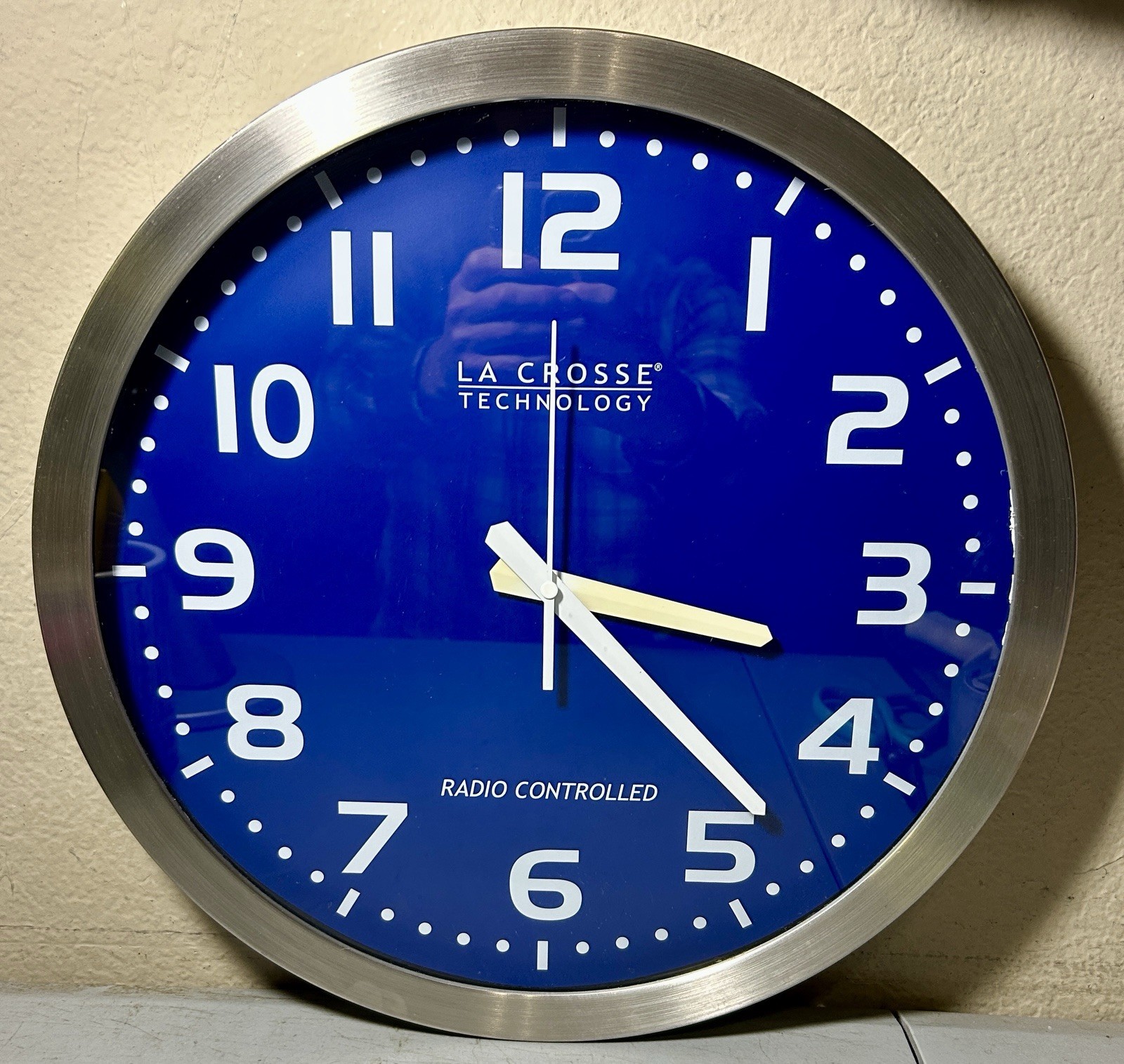 LA Crosse Technology 16&rdquo;  Atomic Wall Clock WT-3161BL 2&rdquo; Silver Metal Frame