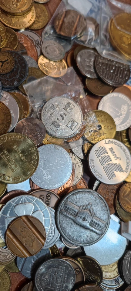 1,735 kg Konvolut Jetons, Wertmarken, Token & Medaillen aus aller Welt –... - Bild 3 von 4