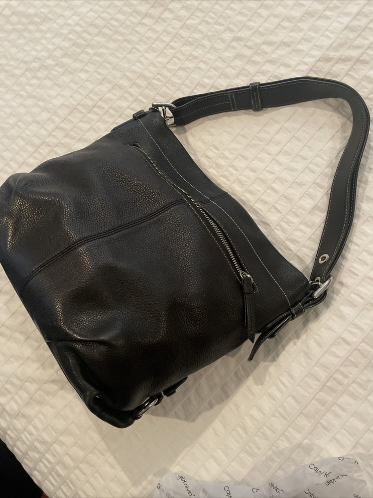coach purse Lightly used leather                     make offer!!! FREE sHIPPING