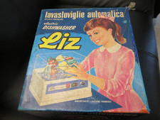 GIOCATTOLO VINTAGE LAVASTOVIGLIE LIZ AUTOMATICA..FONDO DI MAGAZZINO.
