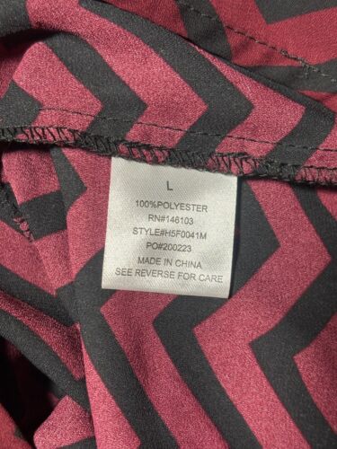 Hippie Rose Blouse Womens Large Chevron Print Long Tab Sleeve Maroon Chevron - Picture 6 of 8