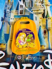 2021 Disney Pin Happy Halloween LE 4000 Tangled Rapunzel Pascal