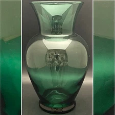 Emerald Green Hand Blown Art Glass Vase Made in Italy 10.75" tall 6.75" diameter