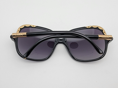 Chloe CL2221 C01 Ernie Black Gold Frame Grey Gradient Lens  display picture 2