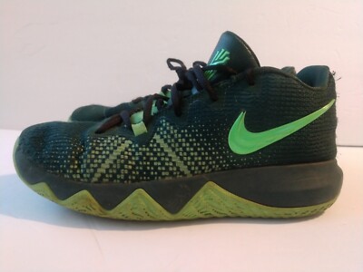 Nike Boyes Kyrie Flytrap AA1154-333 Green Basketball Shoes Size 5.5youth