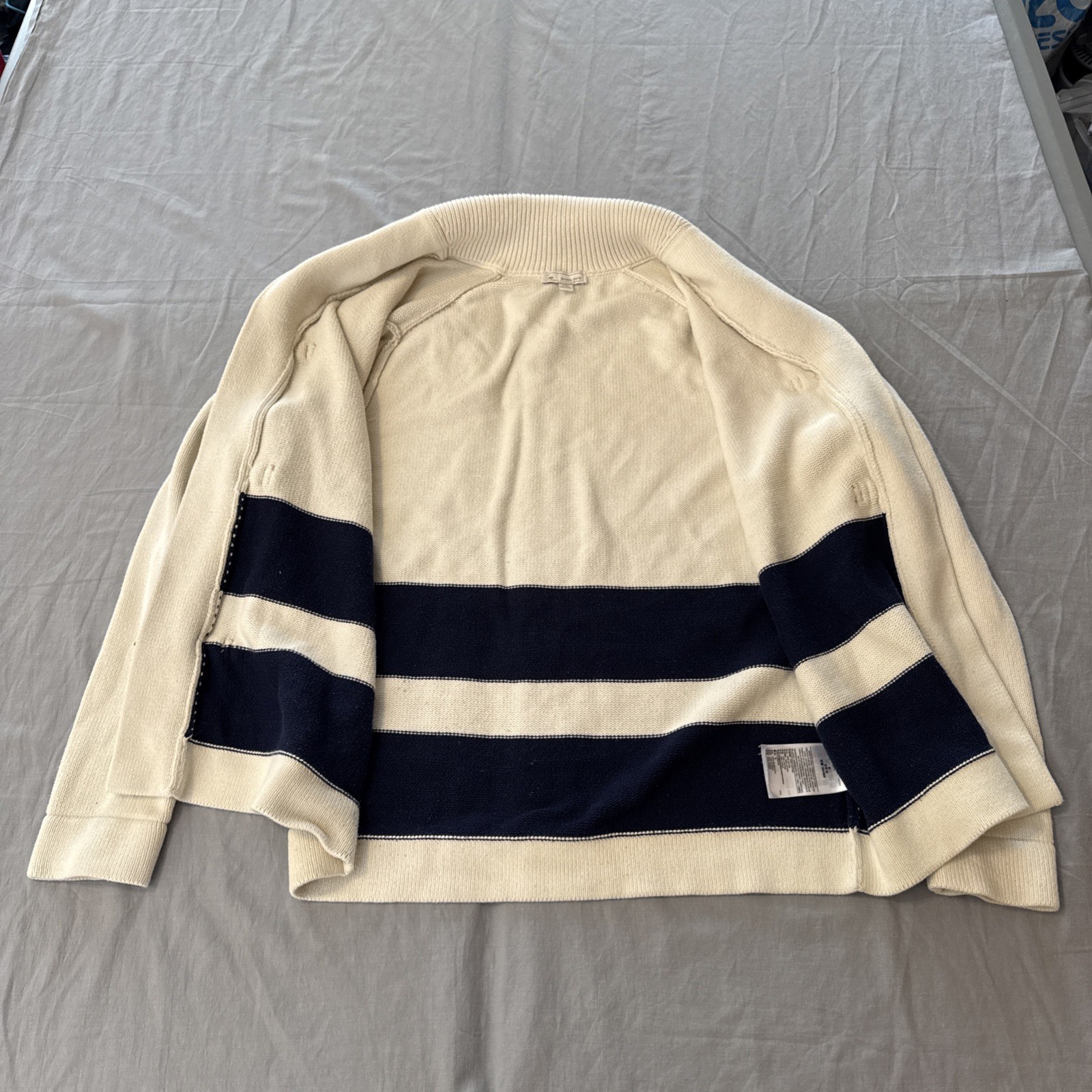 GAP CARDIGAN TOGGLE BUTTON SIZE MEDIUM ORGANIC WH… - image 4