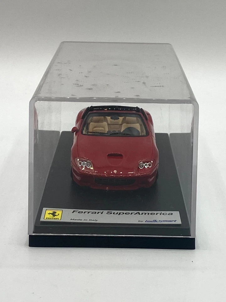 Looksmart LS127B Ferrari Superamerica 2004 Open Roof Red 1/43 Scale Die-Cast Car - Image 3 of 4