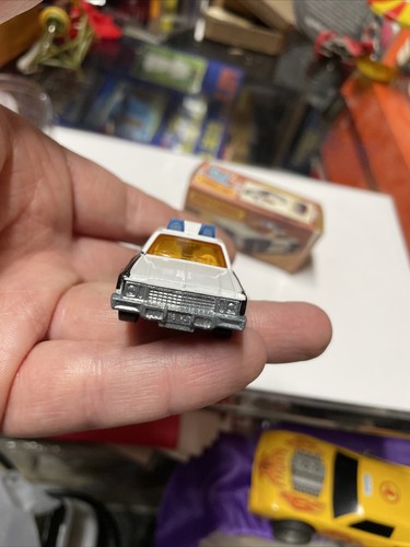 Matchbox Superfast No. 10 Plymouth Gran Fury Police Car (AMBER WINDOWS) With Box - Picture 7 of 14