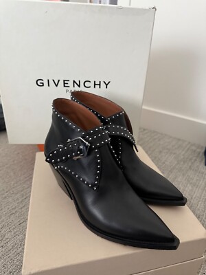 Givenchy Studded Ankle Boots Size 39.5 (9.5B) Black Leather   Gorgeous & Rare!