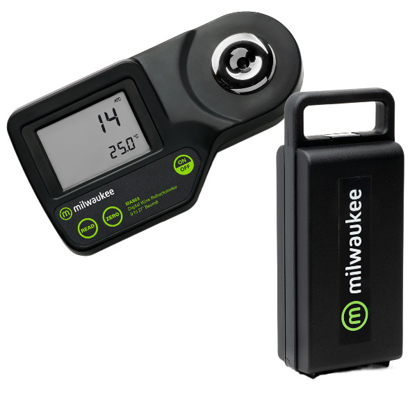 Milwaukee MA883 Digital Refractometer °Baumé with Hard Carrying Case