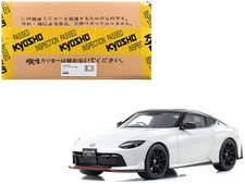 Nissan Fairlady Z NISMO RHD (Right Hand Drive) White with Black Top 1/18 Model