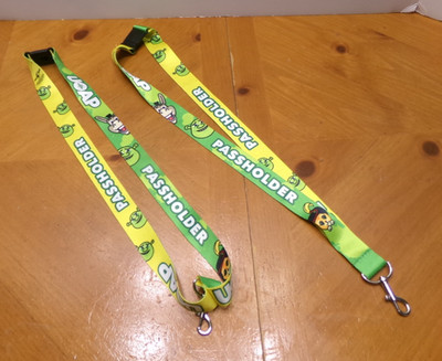 PAIR VERY COOL UNIVERSAL STUDIOS PARKS ONLY EXCLUSIVE PASSHOLDER SHREK LANYARDS