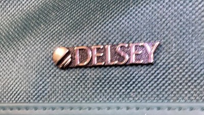 Delsey Anzug und Kleider Reisesack