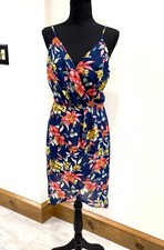 Love tree happens NWOT women’s tropical floral dress size M