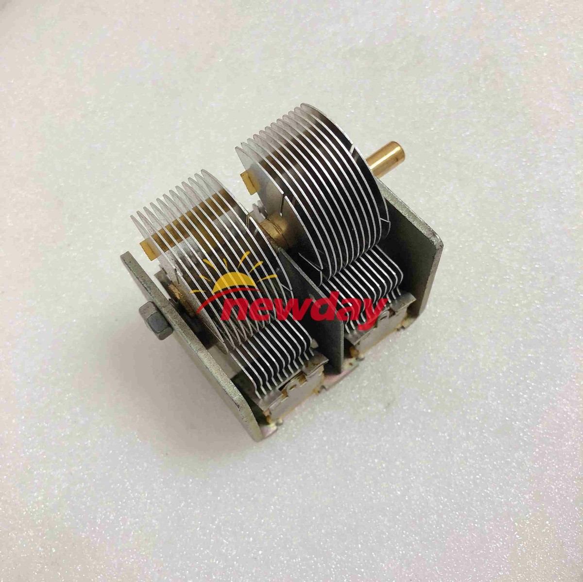 365pF+365pF, Capacitor, Variable, Dual Section, Broadcast, Air