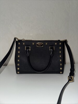 MICHAEL KORS SAFFIANO LEDER KELLEN NIETEN XS TASCHE IN SCHWARZ
