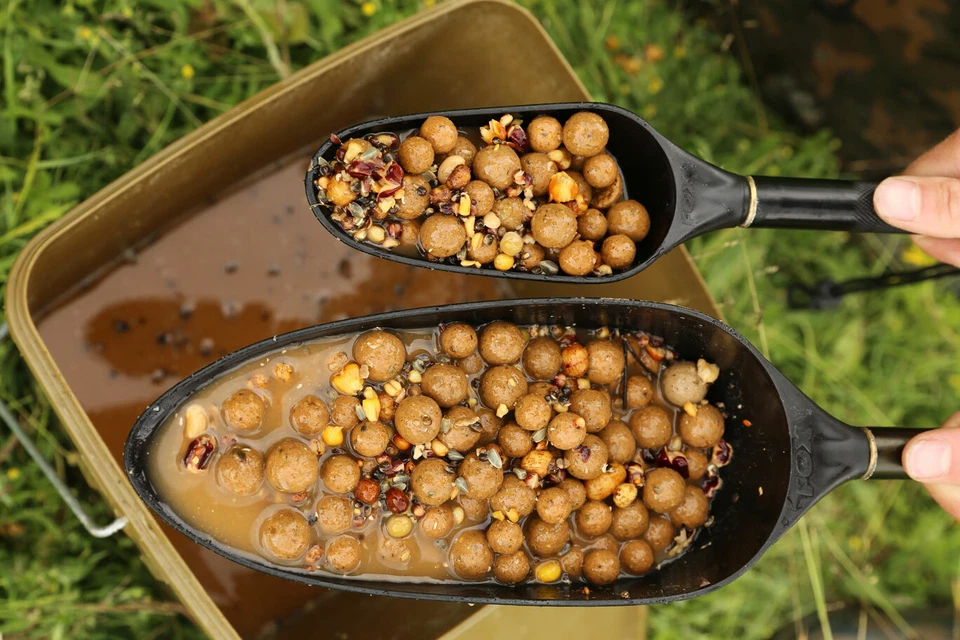 Fox Boilie Baiting  Futterkelle Futterschaufel mit Halteschlaufe NEW - Bild 2 von 3