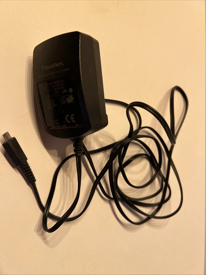 Genuine BlackBerry Micro-USB Mains Wall Travel Charger Model PSM04R-050CHW1(M) - Image 4 of 4