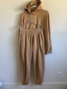 ladies nike sweatsuit