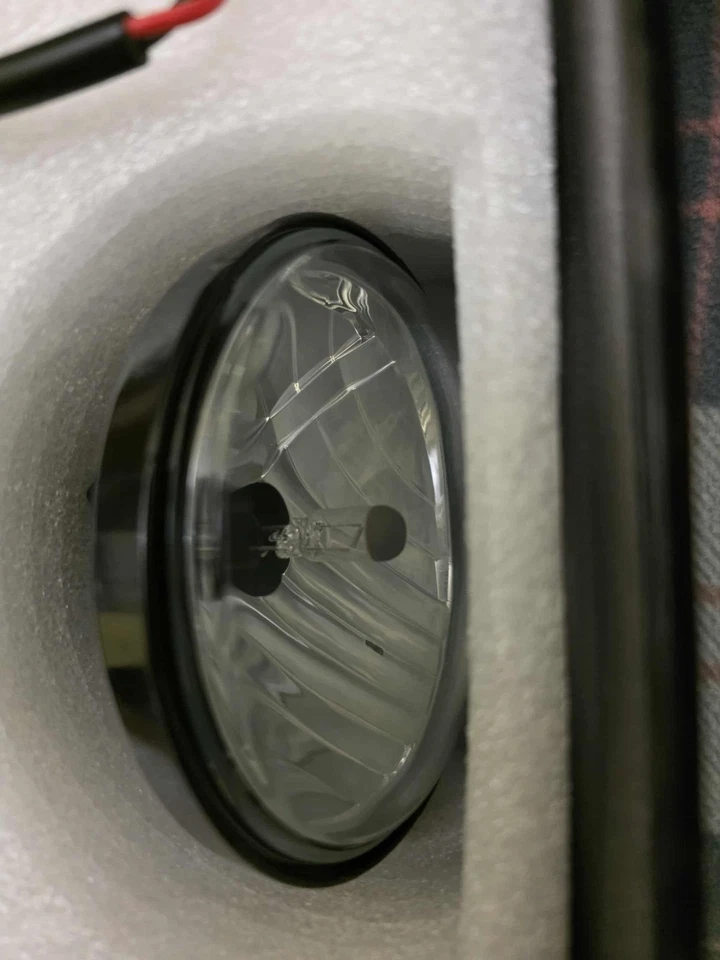 BNIB/05- 13 Harley Davidson Electra Glide OEM Headlight Kit/LOW SHIPPING! - Image 4 of 4