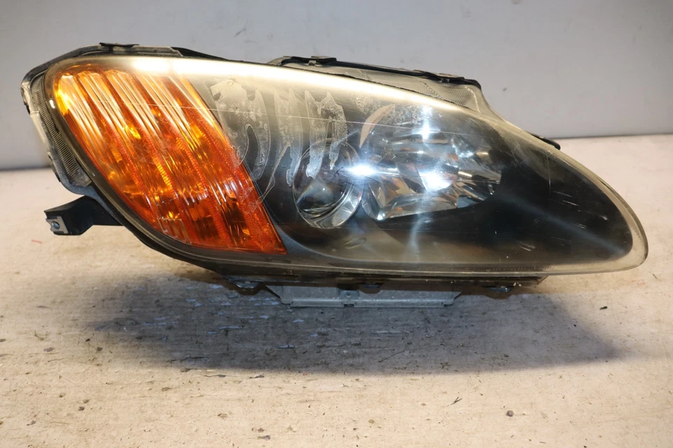 2000-2003 Honda S2000 AP1 OEM RH Right Side HID Headlight / mounting tap damaged - Image 2 of 4